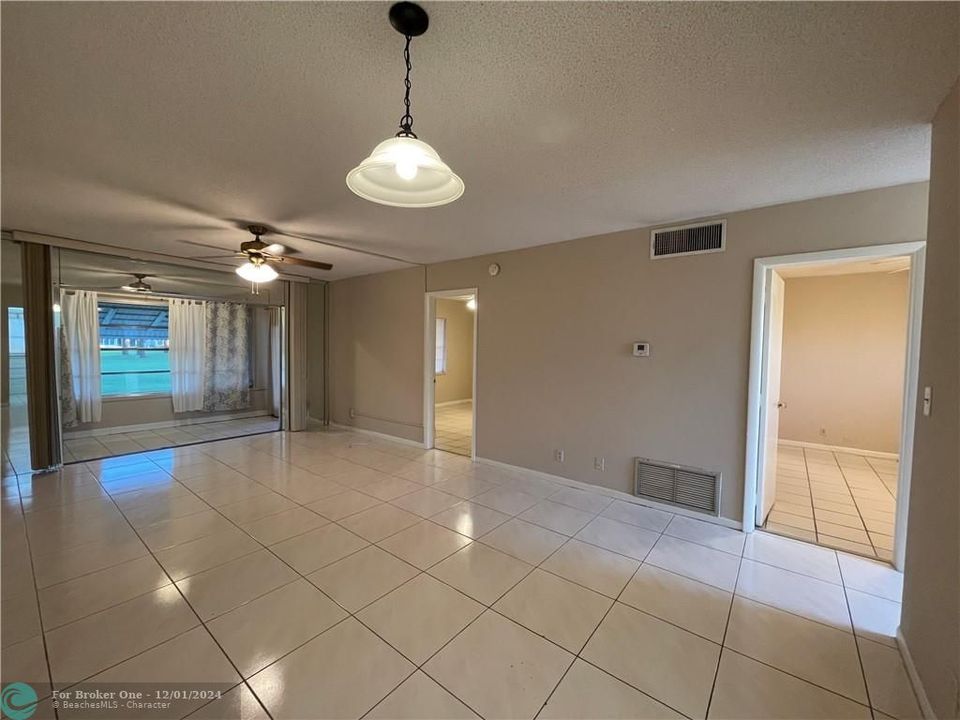 For Rent: $1,635 (2 beds, 1 baths, 835 Square Feet)