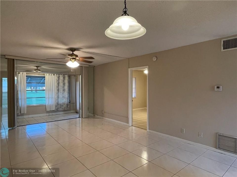 For Rent: $1,635 (2 beds, 1 baths, 835 Square Feet)