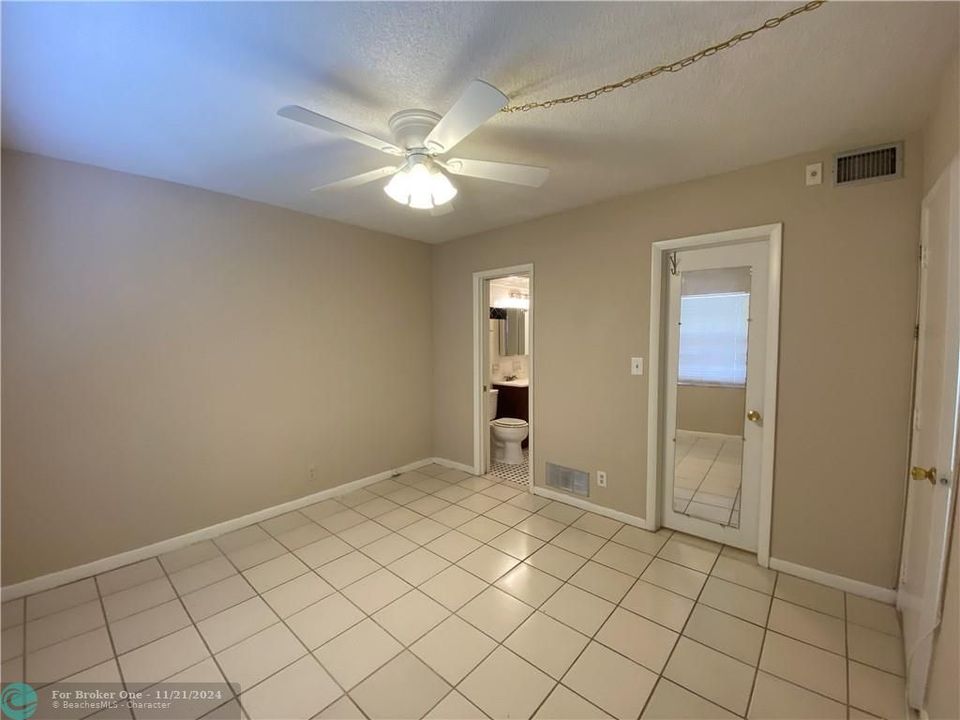 For Rent: $1,635 (2 beds, 1 baths, 835 Square Feet)