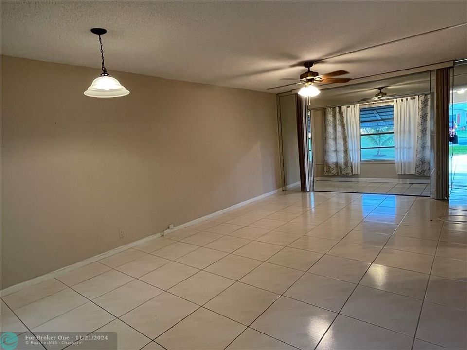 For Rent: $1,635 (2 beds, 1 baths, 835 Square Feet)