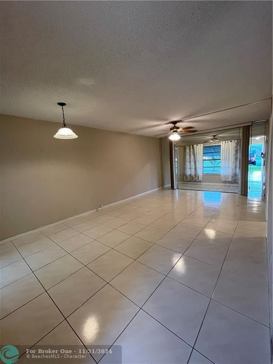 For Rent: $1,635 (2 beds, 1 baths, 835 Square Feet)