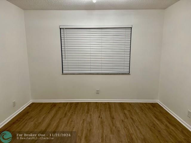 For Rent: $4,300 (3 beds, 2 baths, 1512 Square Feet)