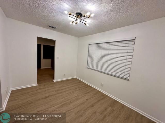 For Rent: $4,300 (3 beds, 2 baths, 1512 Square Feet)