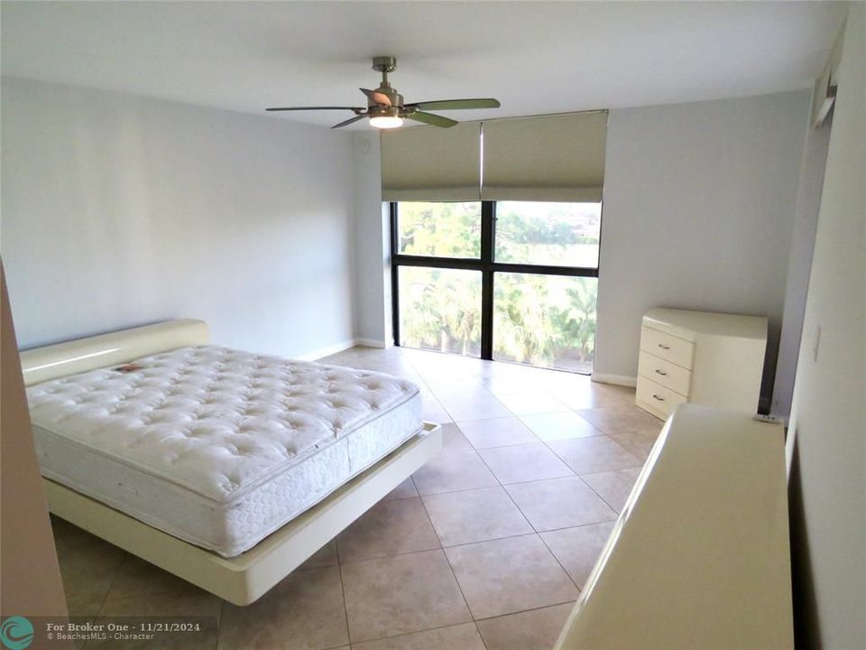 For Rent: $2,600 (2 beds, 2 baths, 1340 Square Feet)