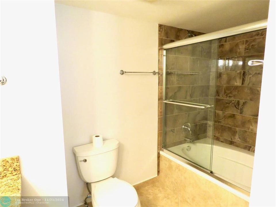 For Rent: $2,600 (2 beds, 2 baths, 1340 Square Feet)