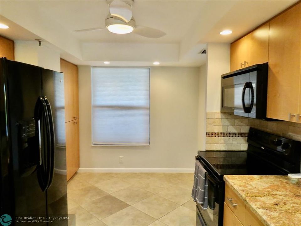 For Rent: $2,600 (2 beds, 2 baths, 1340 Square Feet)