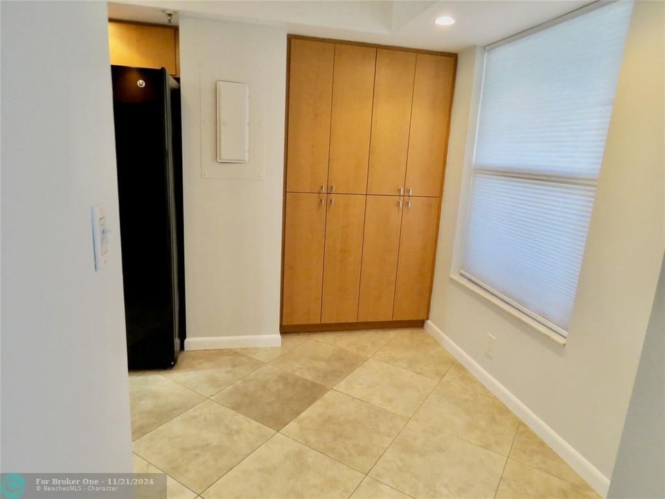 For Rent: $2,600 (2 beds, 2 baths, 1340 Square Feet)