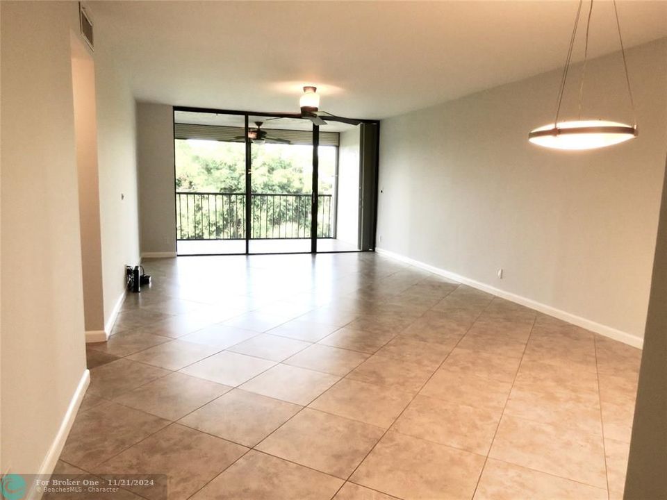 For Rent: $2,600 (2 beds, 2 baths, 1340 Square Feet)