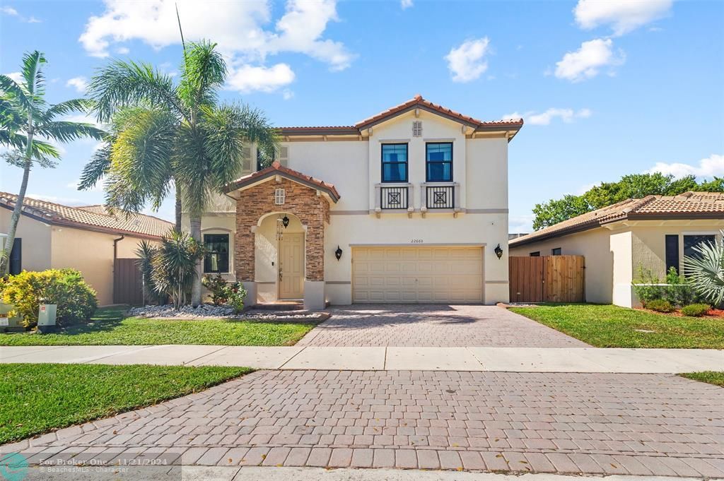 For Sale: $748,500 (4 beds, 2 baths, 2557 Square Feet)