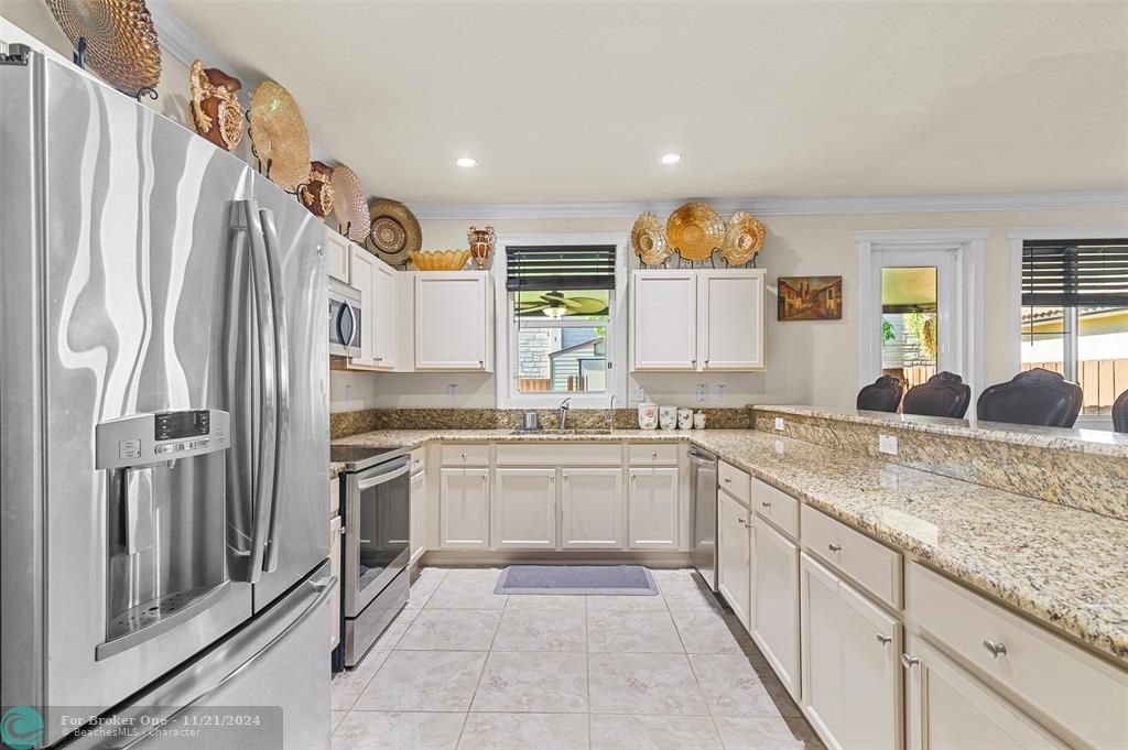 For Sale: $748,500 (4 beds, 2 baths, 2557 Square Feet)