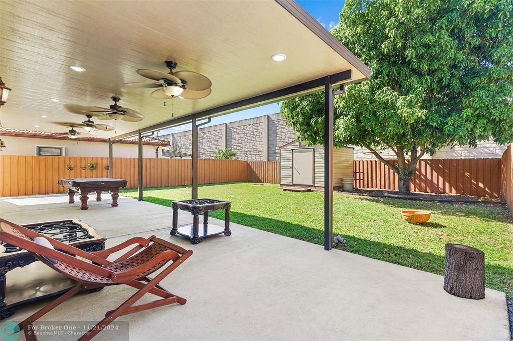 For Sale: $748,500 (4 beds, 2 baths, 2557 Square Feet)