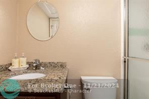 For Sale: $169,900 (2 beds, 2 baths, 940 Square Feet)