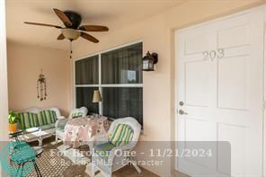 For Sale: $169,900 (2 beds, 2 baths, 940 Square Feet)