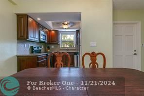 For Sale: $169,900 (2 beds, 2 baths, 940 Square Feet)