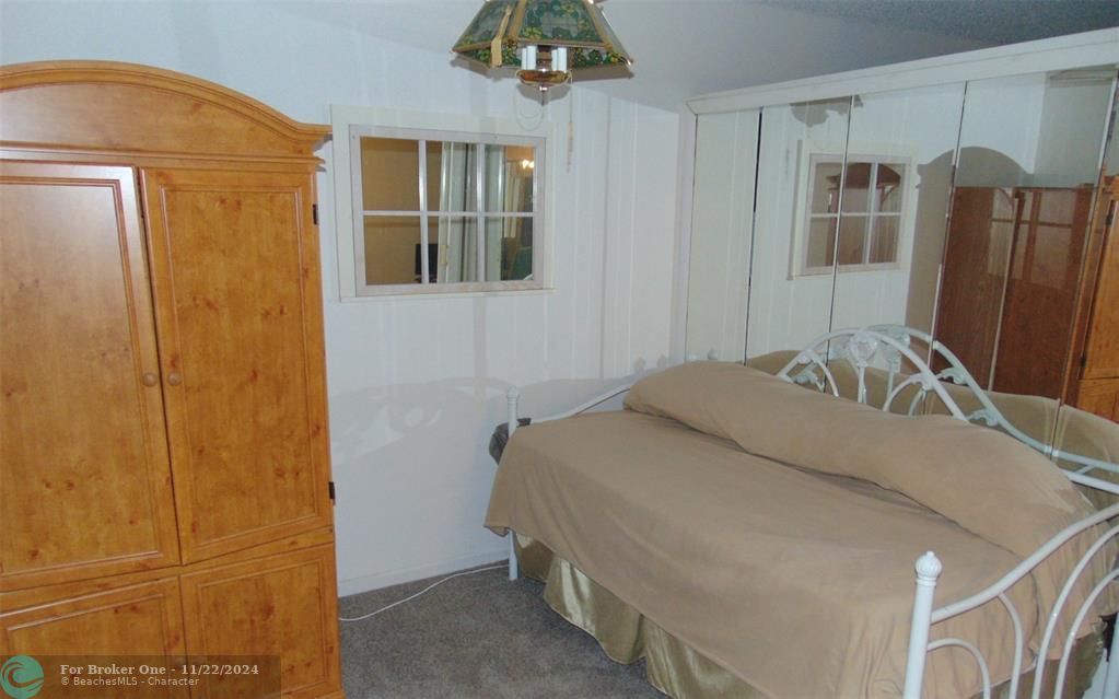 For Sale: $78,000 (1 beds, 1 baths, 776 Square Feet)