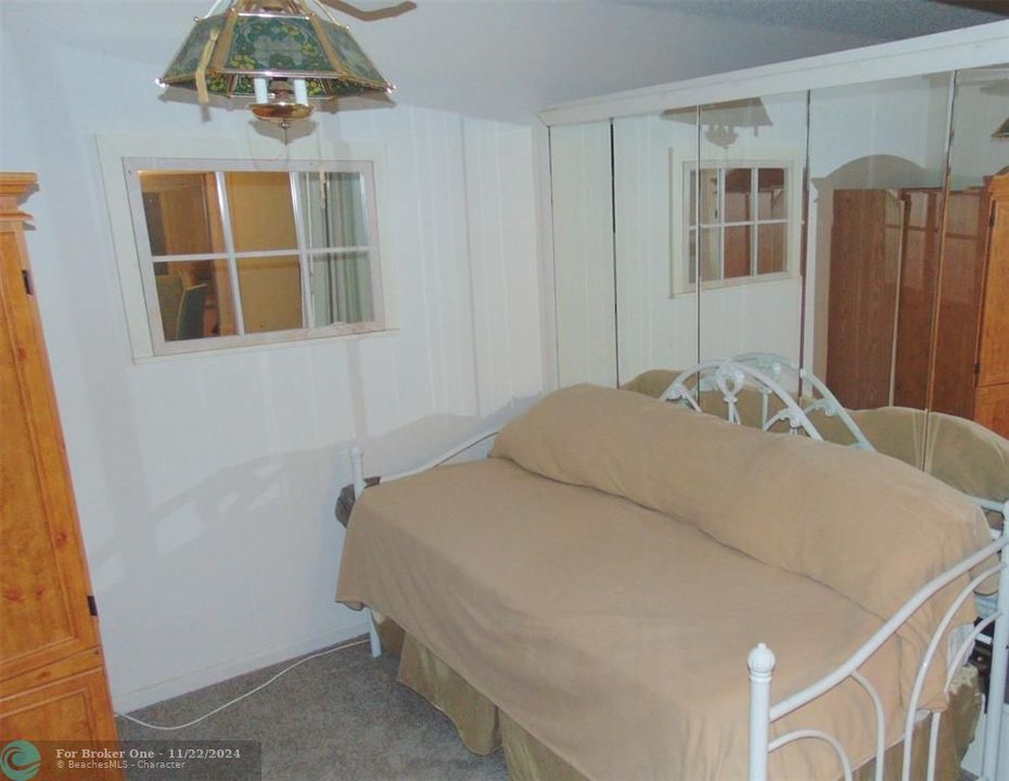 For Sale: $78,000 (1 beds, 1 baths, 776 Square Feet)