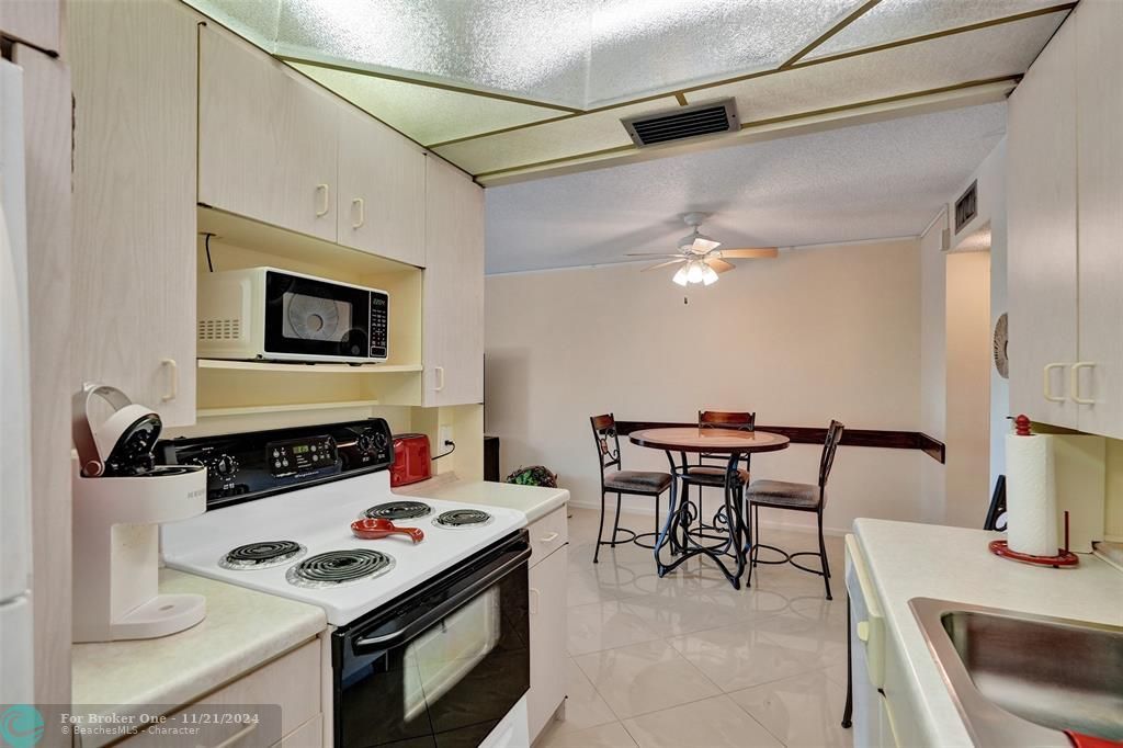 For Rent: $1,600 (1 beds, 1 baths, 753 Square Feet)