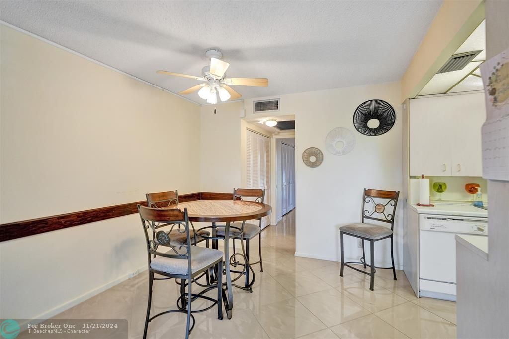 For Rent: $1,600 (1 beds, 1 baths, 753 Square Feet)