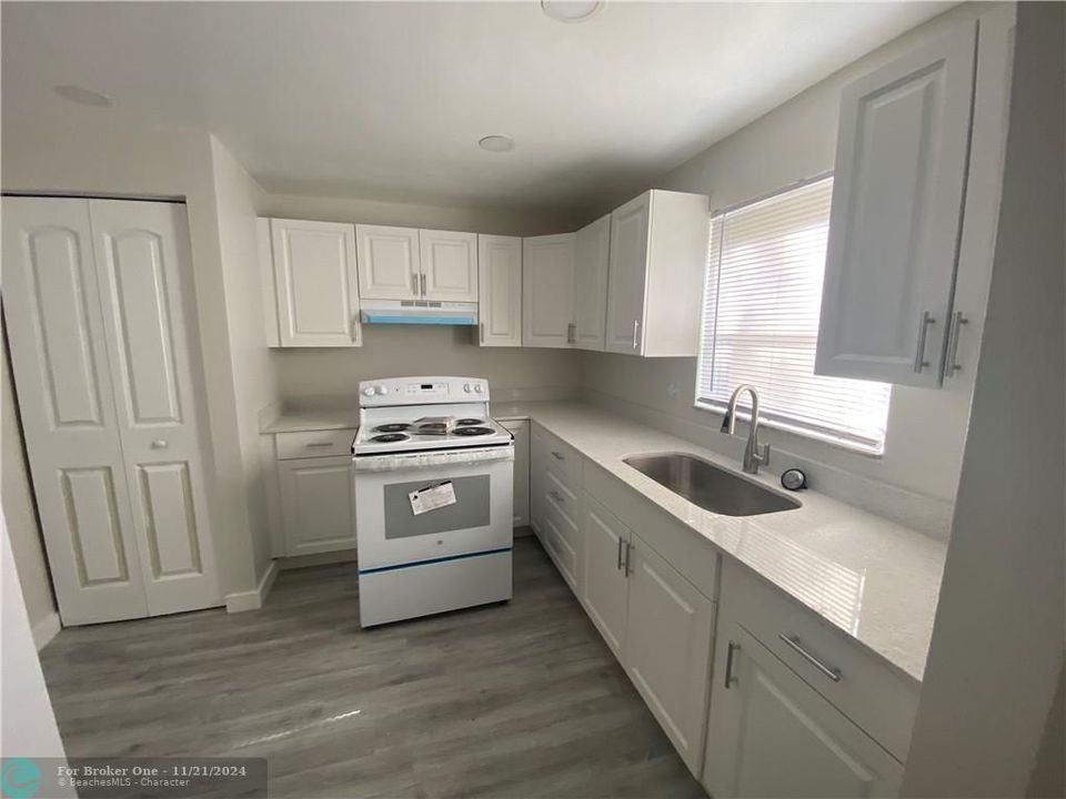 For Rent: $2,100 (2 beds, 2 baths, 1090 Square Feet)