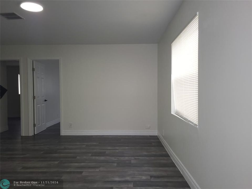 For Sale: $2,000 (2 beds, 1 baths, 1000 Square Feet)