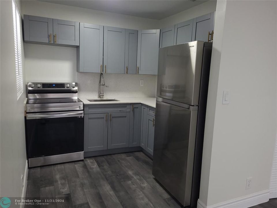 For Sale: $2,000 (2 beds, 1 baths, 1000 Square Feet)