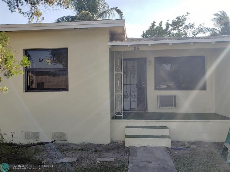 For Rent: $2,500 (3 beds, 2 baths, 1200 Square Feet)