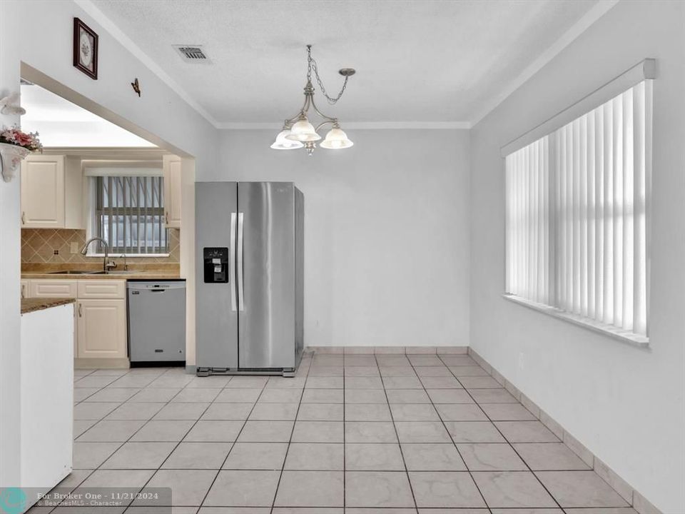 For Sale: $280,000 (2 beds, 2 baths, 960 Square Feet)