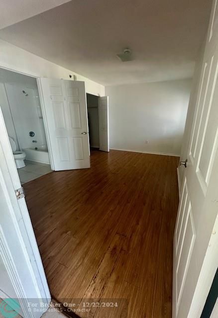 For Sale: $279,000 (2 beds, 2 baths, 900 Square Feet)