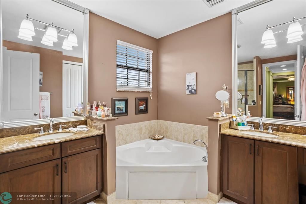 For Sale: $1,050,000 (5 beds, 3 baths, 3558 Square Feet)