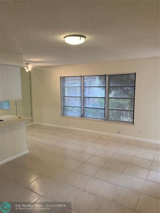 For Rent: $2,100 (2 beds, 1 baths, 800 Square Feet)