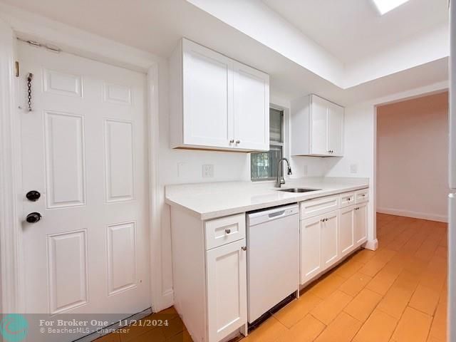 For Rent: $2,495 (2 beds, 2 baths, 1451 Square Feet)