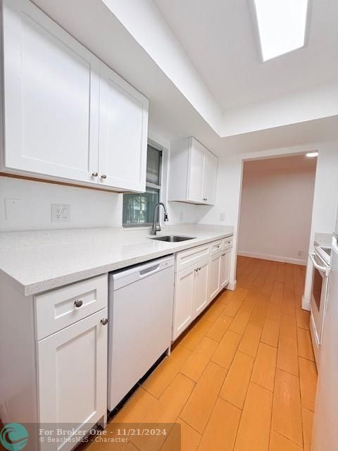 For Rent: $2,495 (2 beds, 2 baths, 1451 Square Feet)