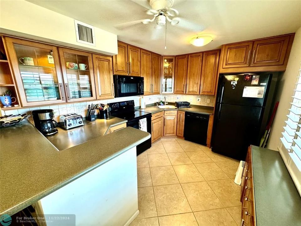 For Rent: $3,000 (3 beds, 2 baths, 1710 Square Feet)