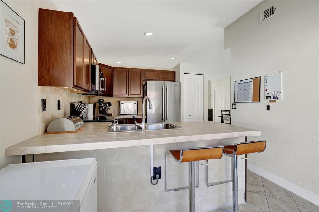 For Sale: $519,900 (4 beds, 2 baths, 1348 Square Feet)