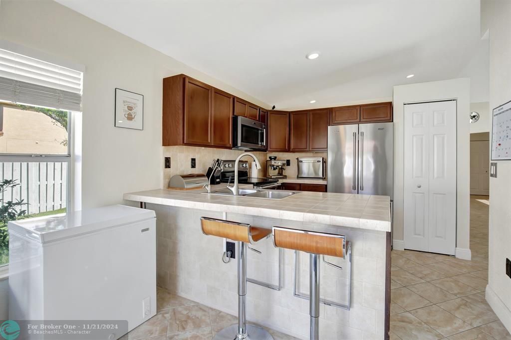 For Sale: $519,900 (4 beds, 2 baths, 1348 Square Feet)