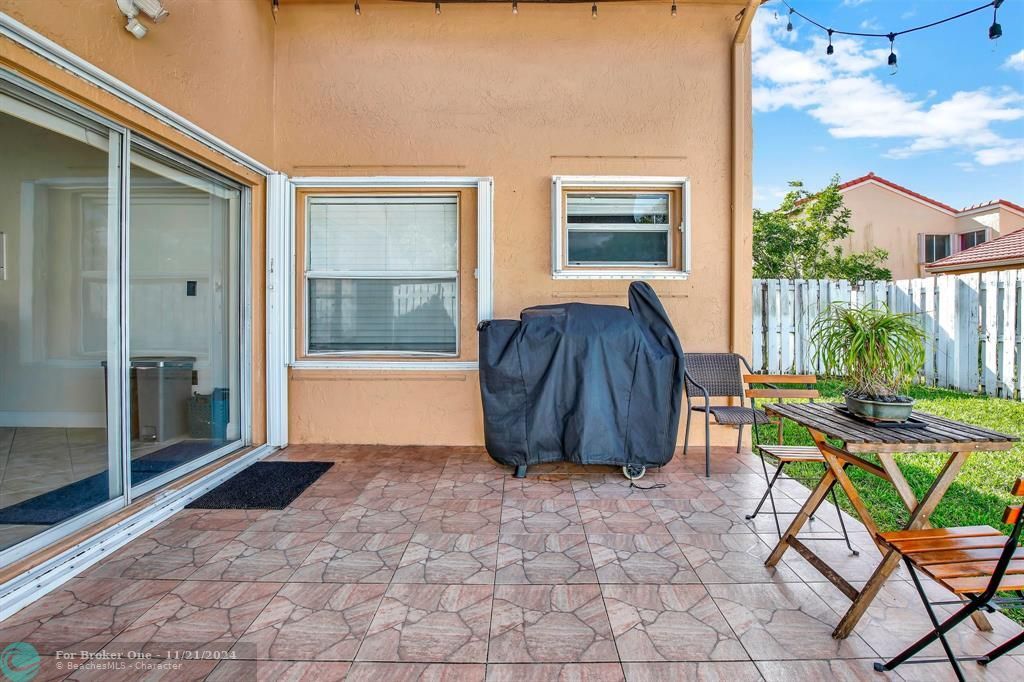 For Sale: $519,900 (4 beds, 2 baths, 1348 Square Feet)