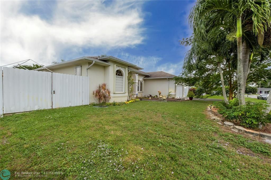 For Sale: $520,000 (3 beds, 2 baths, 2162 Square Feet)