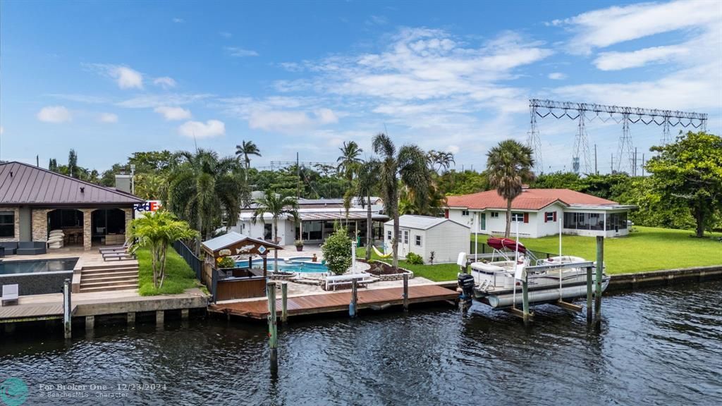 Active With Contract: $895,000 (3 beds, 2 baths, 1640 Square Feet)