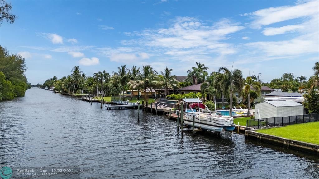 Active With Contract: $895,000 (3 beds, 2 baths, 1640 Square Feet)