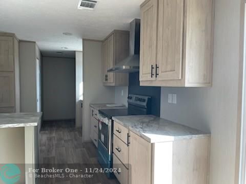 For Rent: $1,750 (3 beds, 2 baths, 1296 Square Feet)