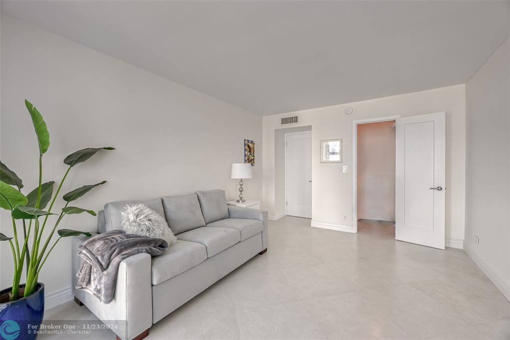 For Sale: $875,000 (2 beds, 2 baths, 1559 Square Feet)