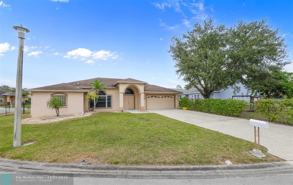 For Sale: $599,000 (4 beds, 2 baths, 2190 Square Feet)