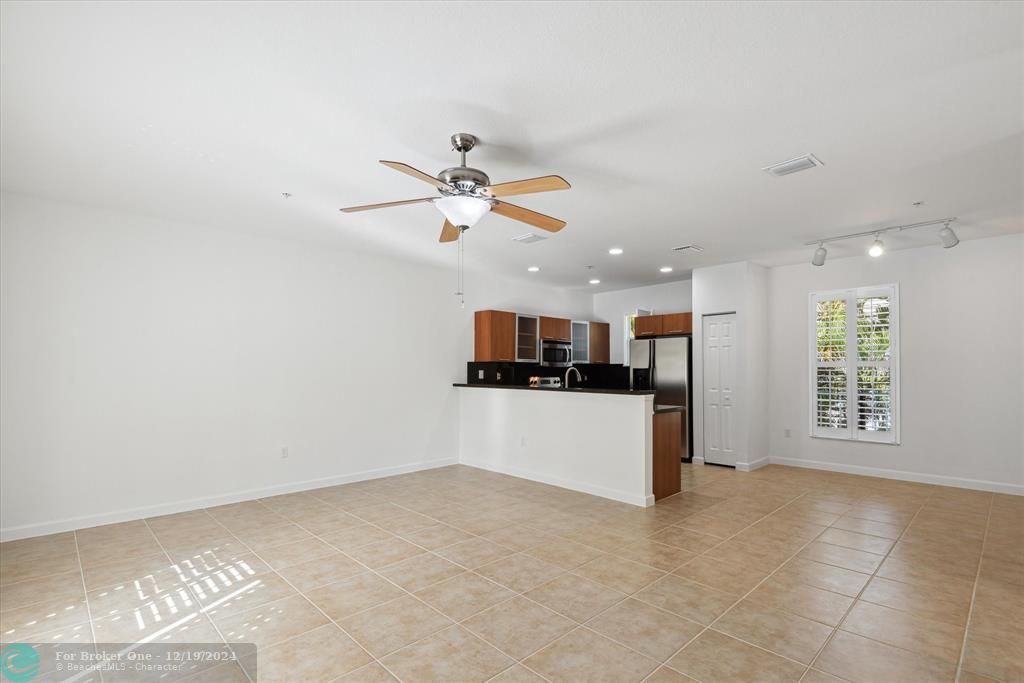 For Rent: $3,100 (2 beds, 2 baths, 1455 Square Feet)