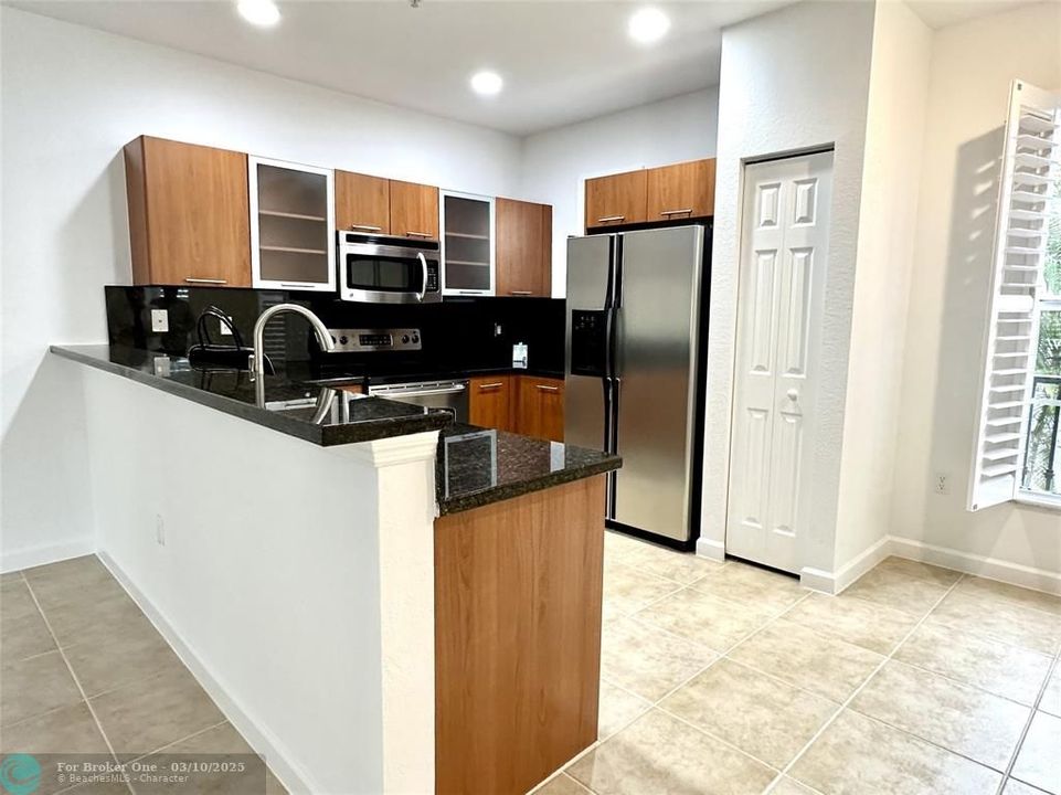 For Rent: $3,100 (2 beds, 2 baths, 1455 Square Feet)