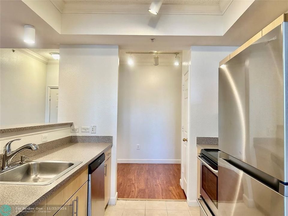 For Rent: $2,900 (2 beds, 2 baths, 1240 Square Feet)