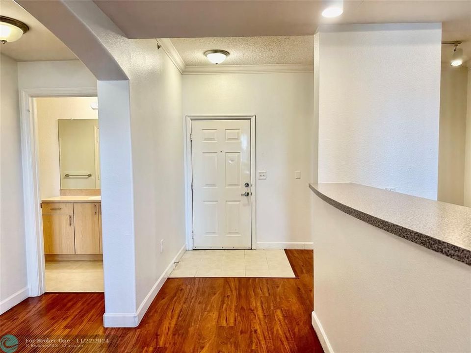 For Rent: $2,900 (2 beds, 2 baths, 1240 Square Feet)