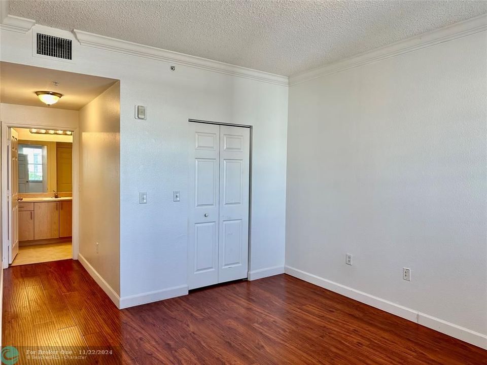 For Rent: $2,900 (2 beds, 2 baths, 1240 Square Feet)