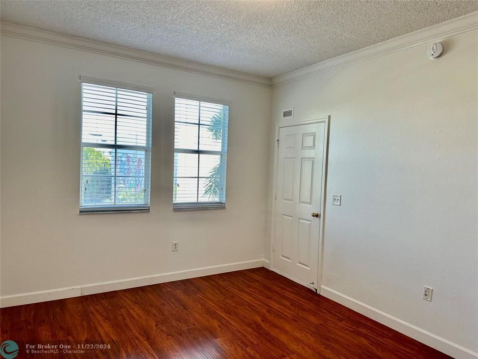 For Rent: $2,900 (2 beds, 2 baths, 1240 Square Feet)