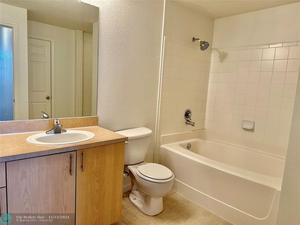 For Rent: $2,900 (2 beds, 2 baths, 1240 Square Feet)