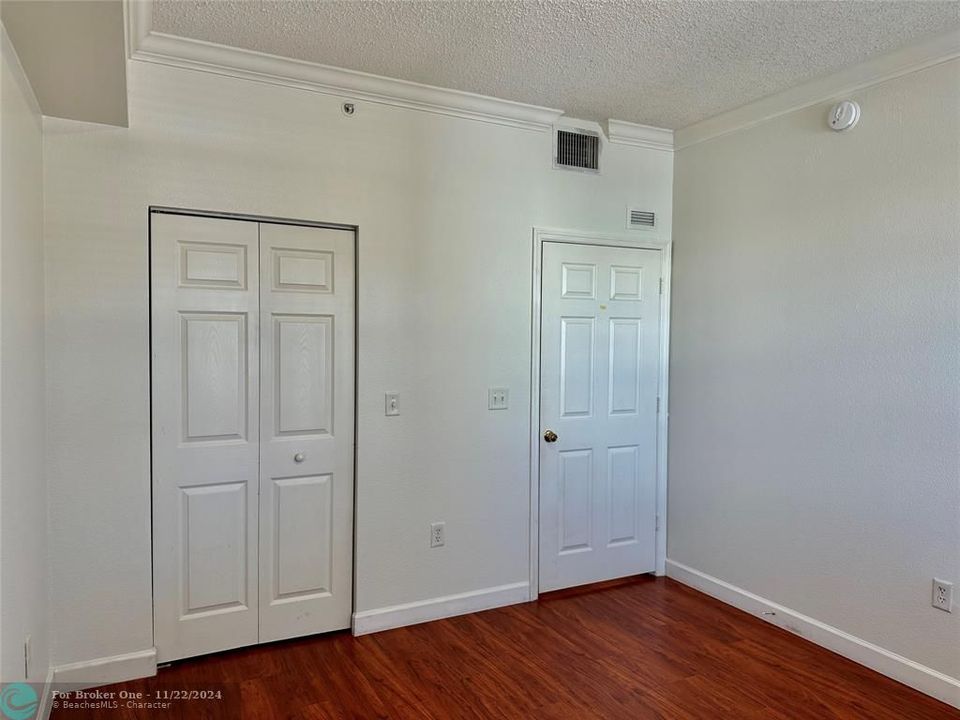 For Rent: $2,900 (2 beds, 2 baths, 1240 Square Feet)